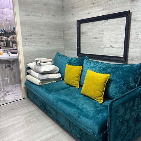Cozy Good Apartment キシナウ エクステリア 写真