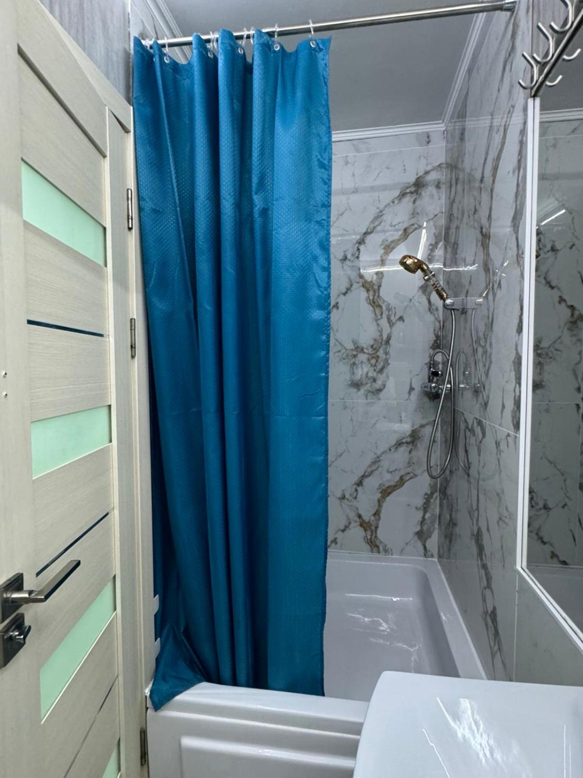 Cozy Good Apartment キシナウ エクステリア 写真