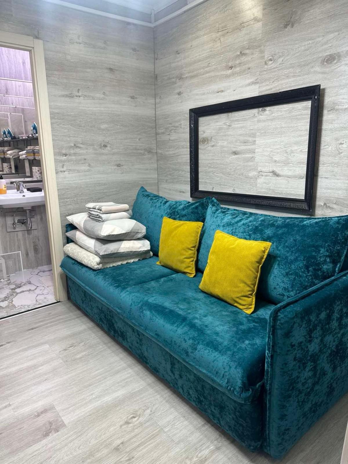 Cozy Good Apartment キシナウ エクステリア 写真