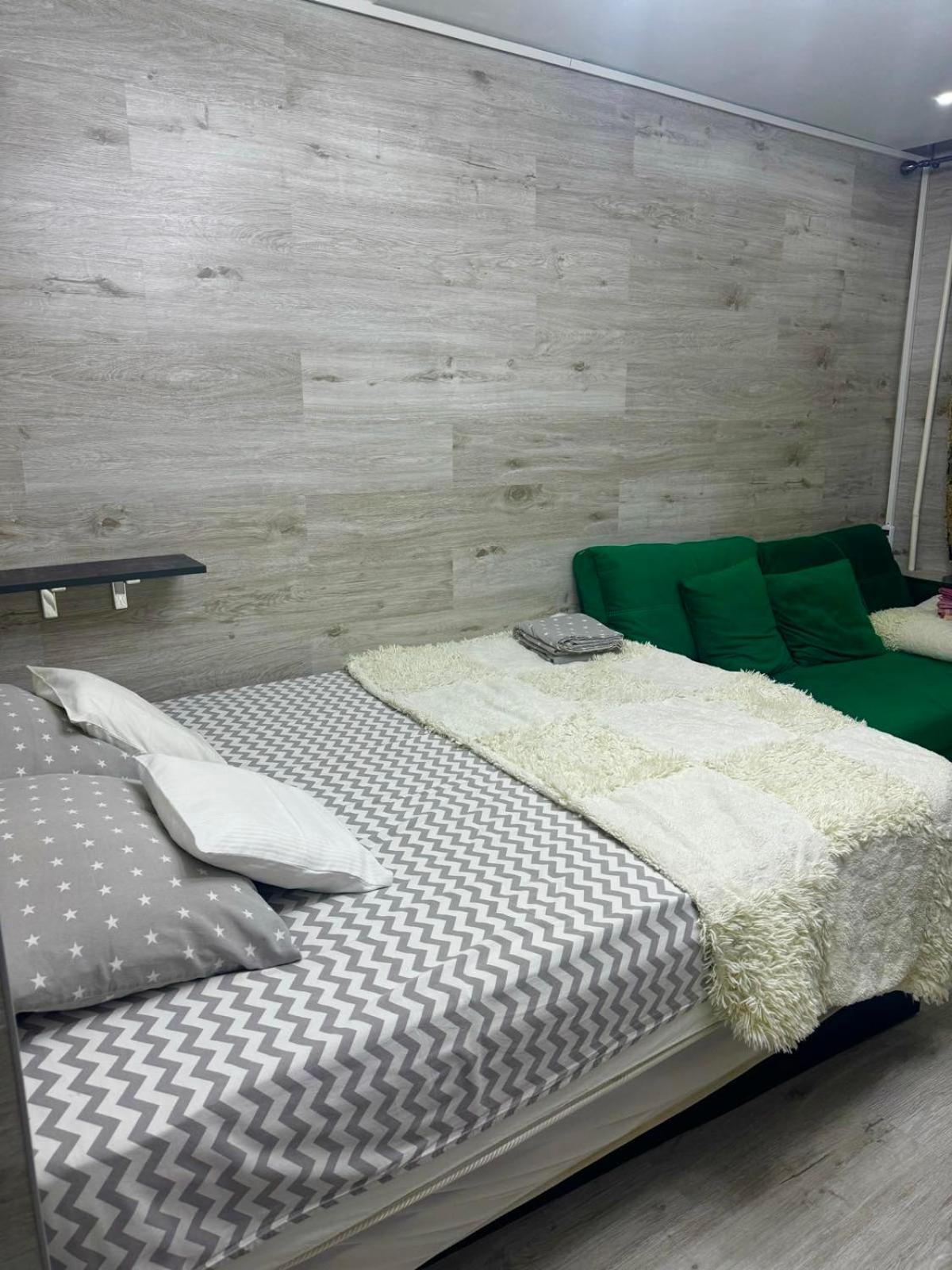 Cozy Good Apartment キシナウ エクステリア 写真